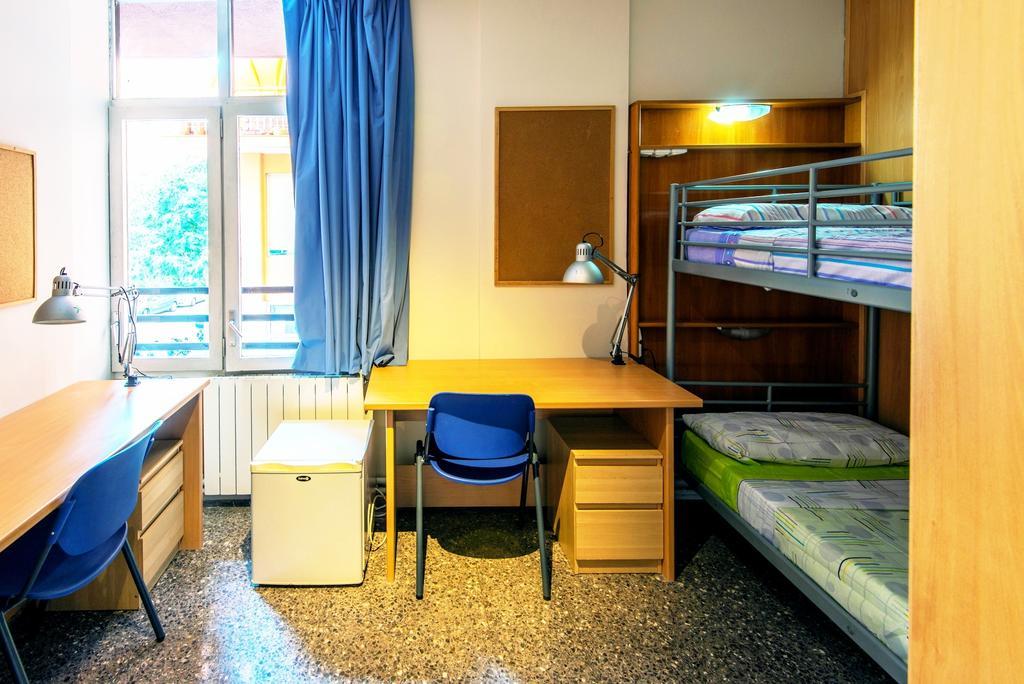 Residencia Sants Albergue Barcelona Habitación foto