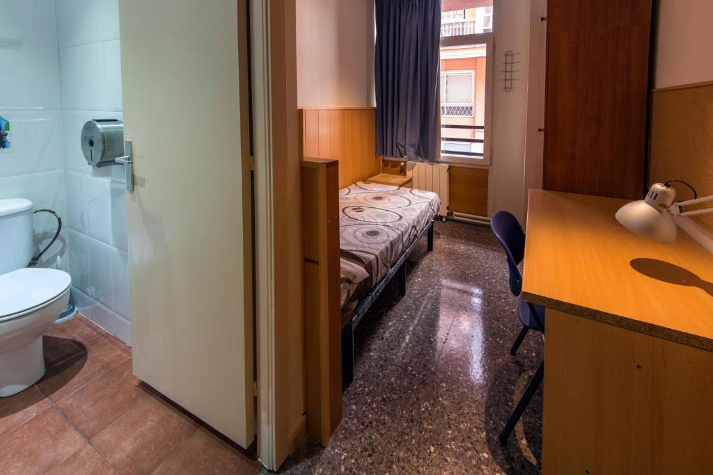Residencia Sants Albergue Barcelona Habitación foto