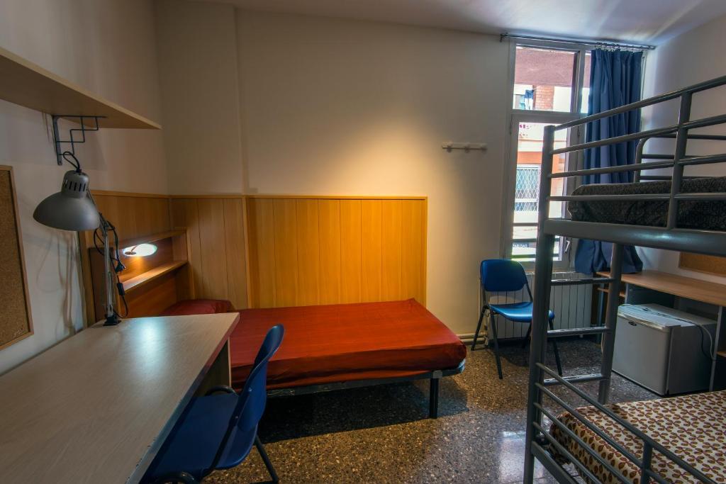 Residencia Sants Albergue Barcelona Habitación foto