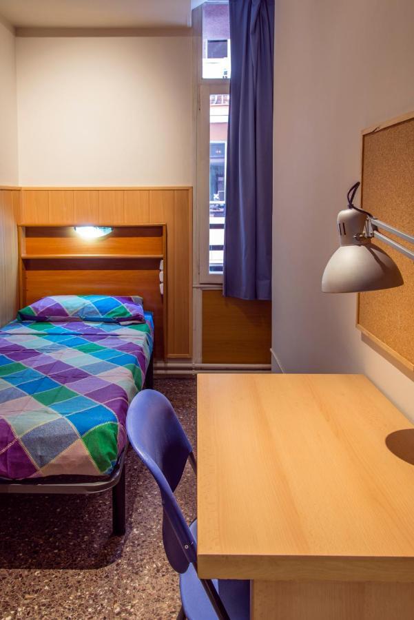 Residencia Sants Albergue Barcelona Habitación foto