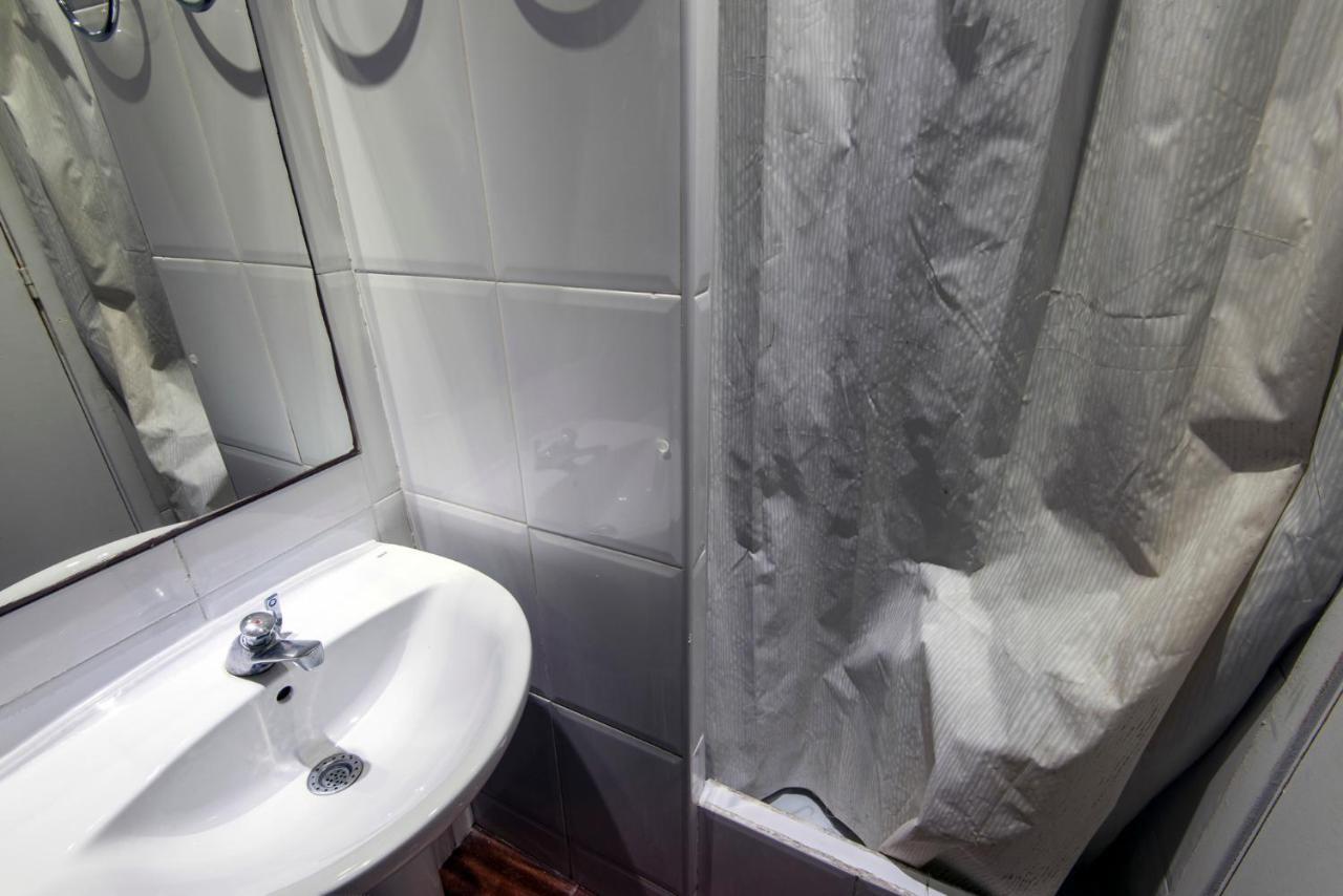 Residencia Sants Albergue Barcelona Habitación foto