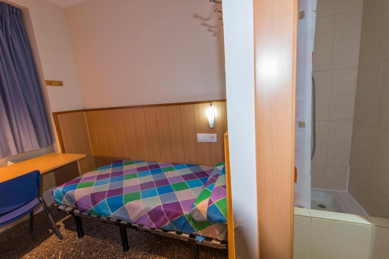 Residencia Sants Albergue Barcelona Habitación foto