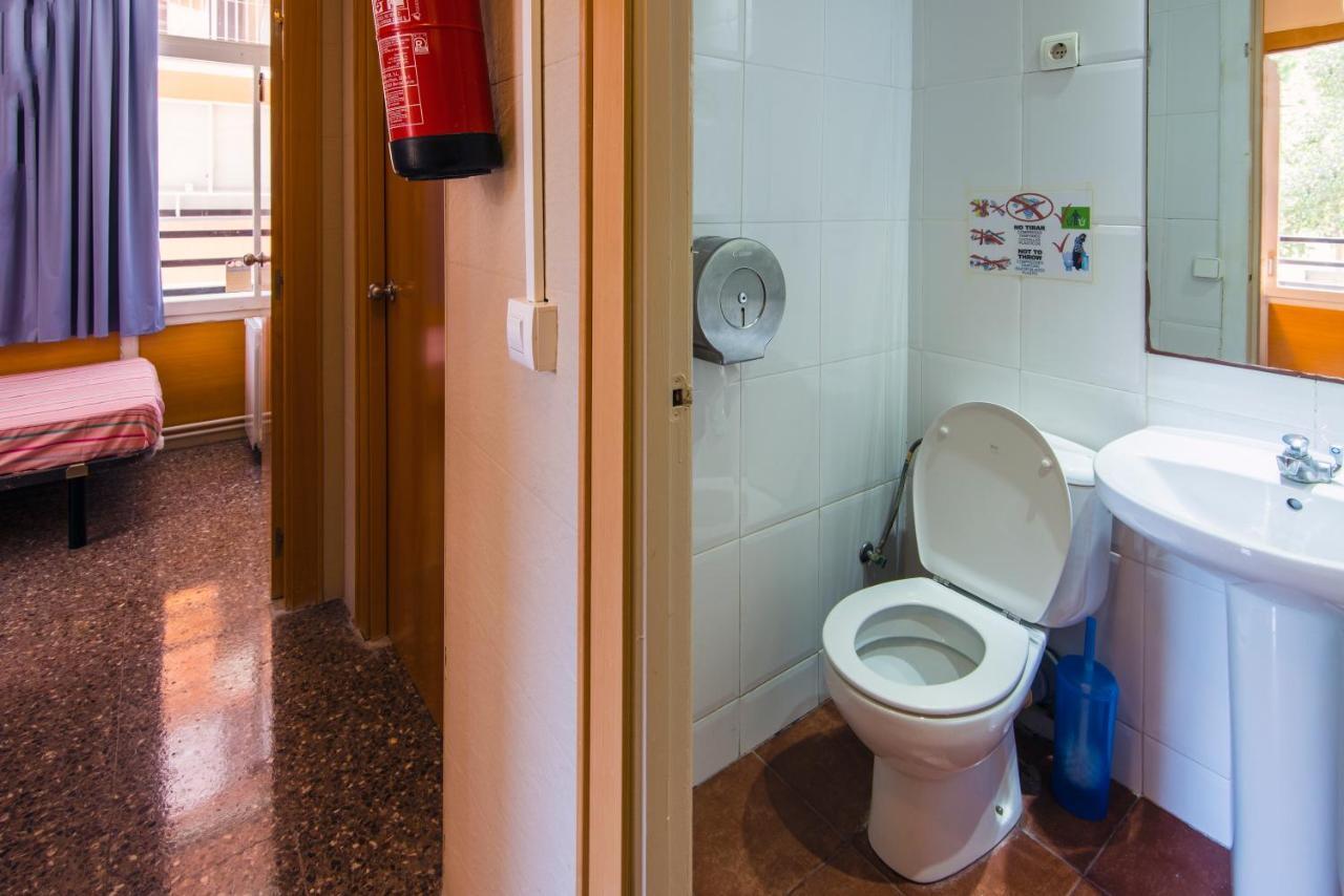 Residencia Sants Albergue Barcelona Habitación foto