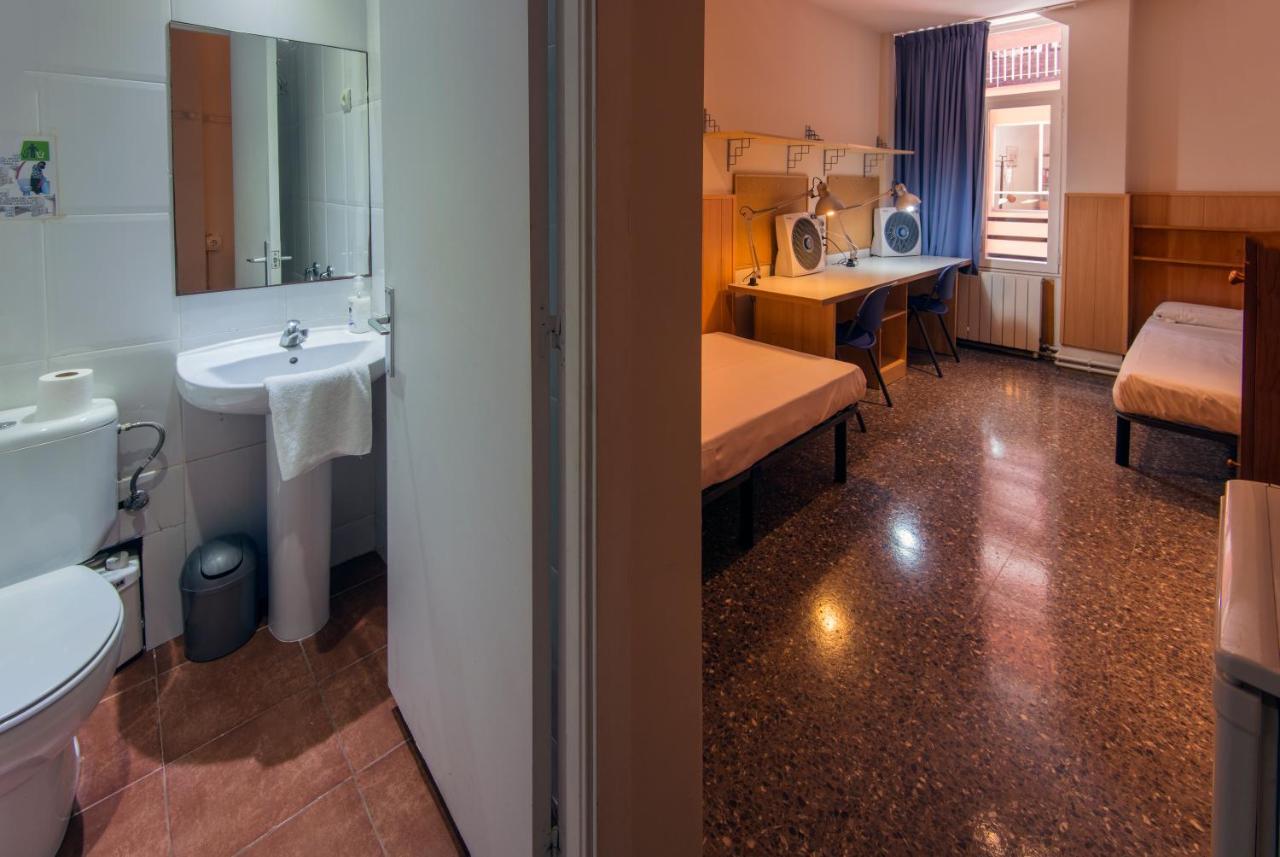 Residencia Sants Albergue Barcelona Habitación foto