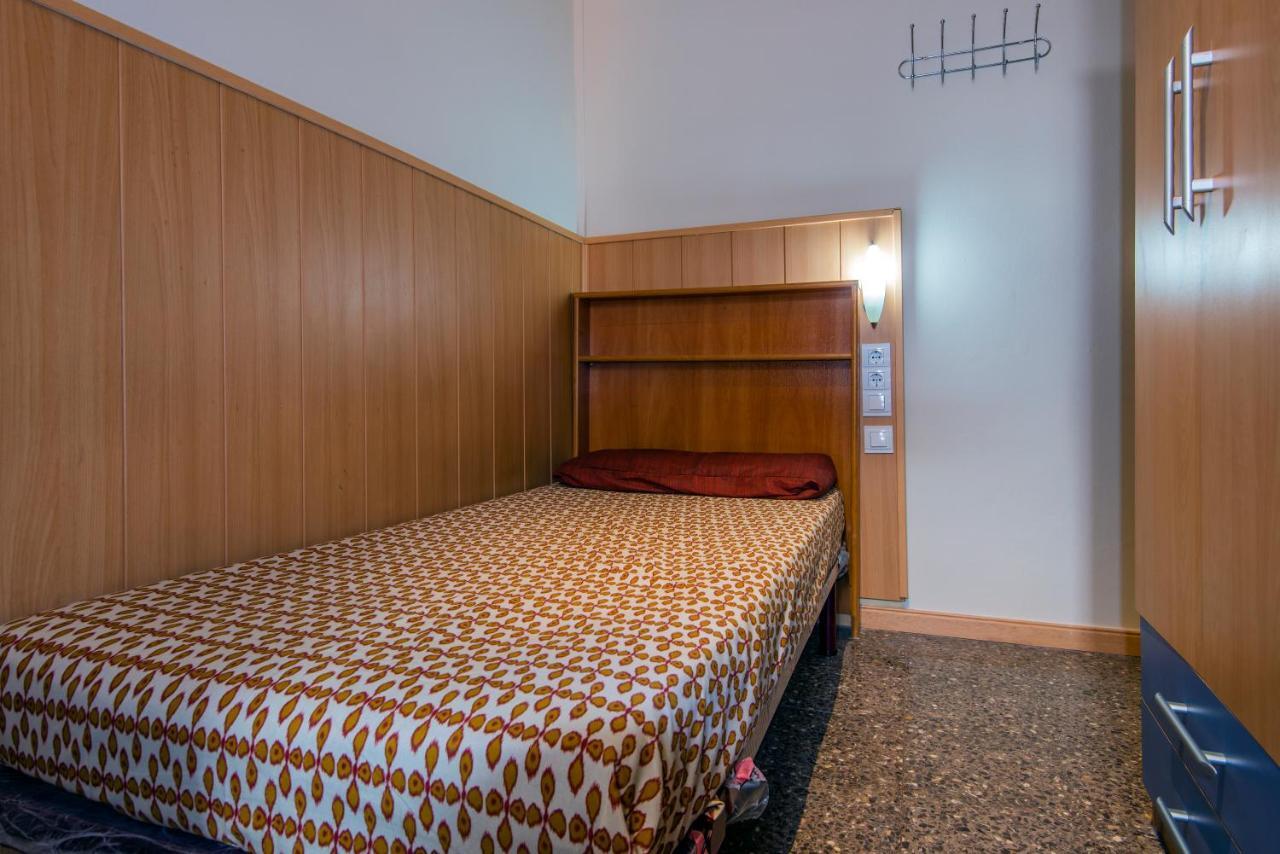Residencia Sants Albergue Barcelona Habitación foto