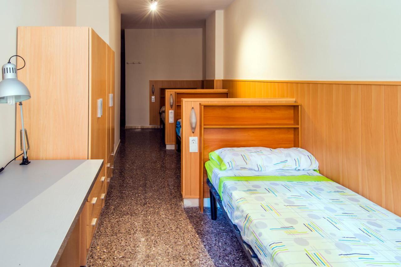Residencia Sants Albergue Barcelona Habitación foto